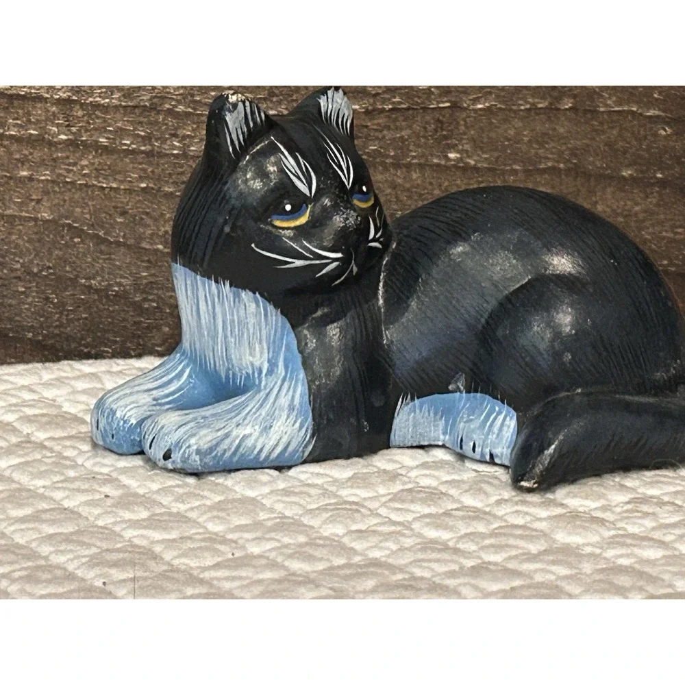 Black &‎ White Tuxedo Cat 4.25